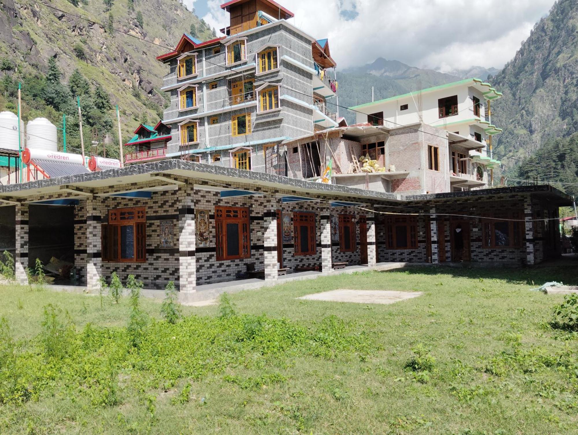 Dog N Hill Hotel Kasol Buitenkant foto