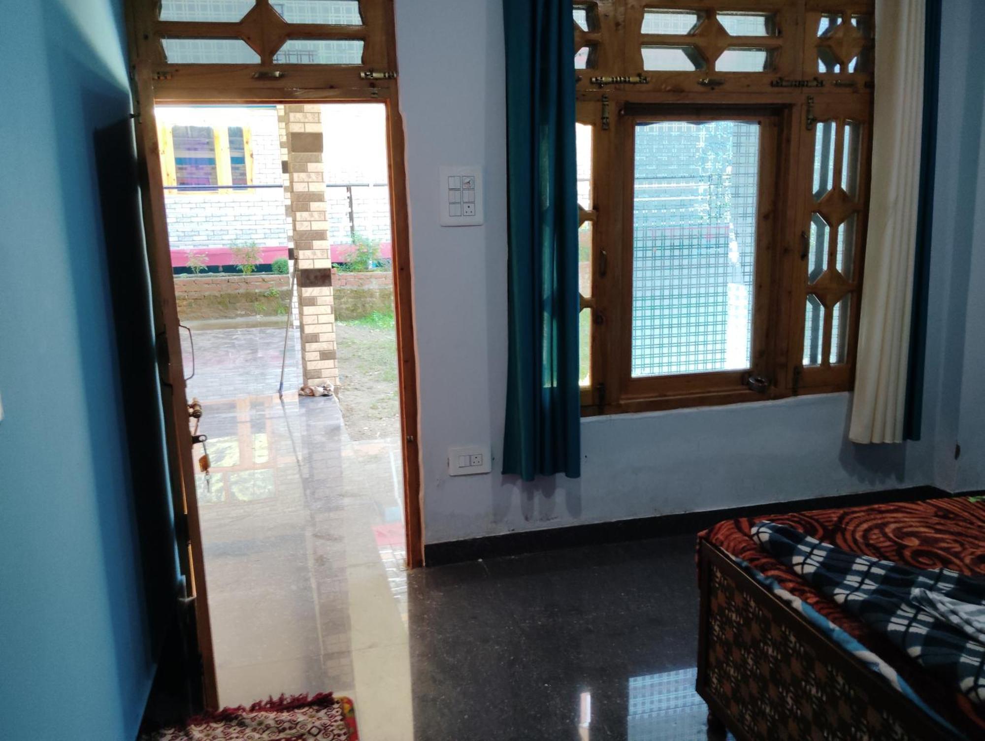 Dog N Hill Hotel Kasol Buitenkant foto