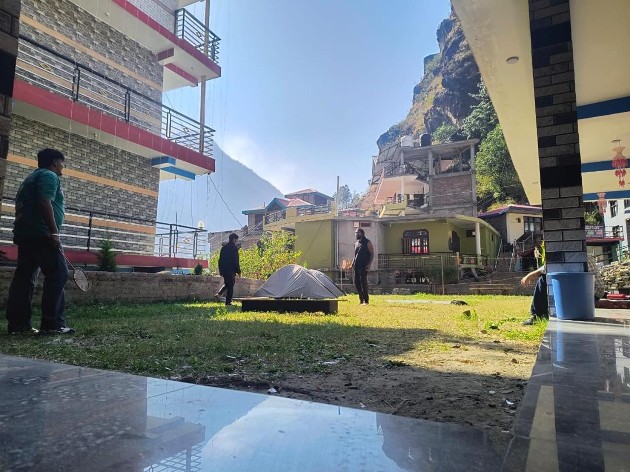 Dog N Hill Hotel Kasol Buitenkant foto