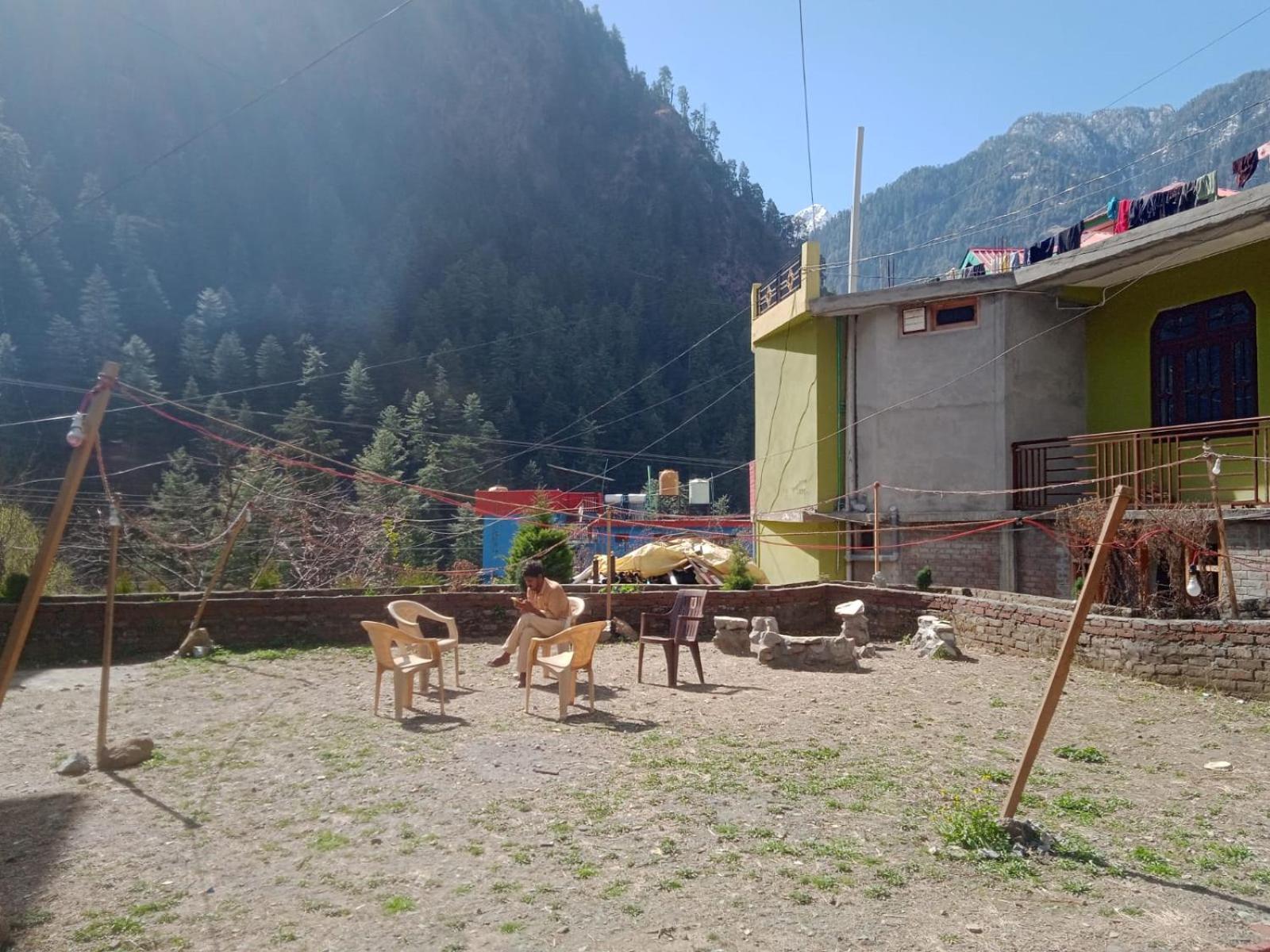 Dog N Hill Hotel Kasol Buitenkant foto